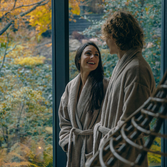 Fuga Romantica sul Lago di Garda in Treelodgy con Cena e Spa