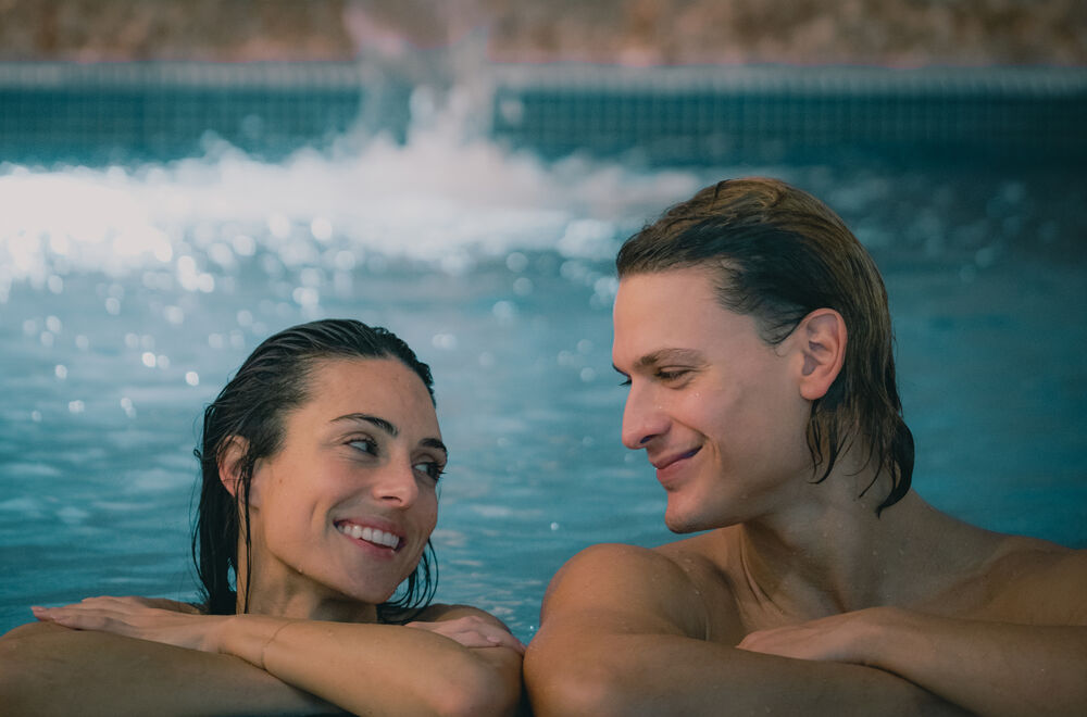 Fuga Romantica sul Lago di Garda in Treelodgy con Cena e Spa