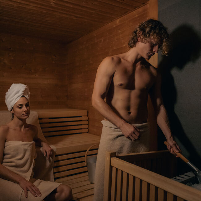 Fuga Romantica sul Lago di Garda in Treelodgy con Cena e Spa