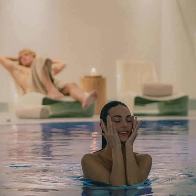 Fuga Romantica sul Lago di Garda in Treelodgy con Cena e Spa